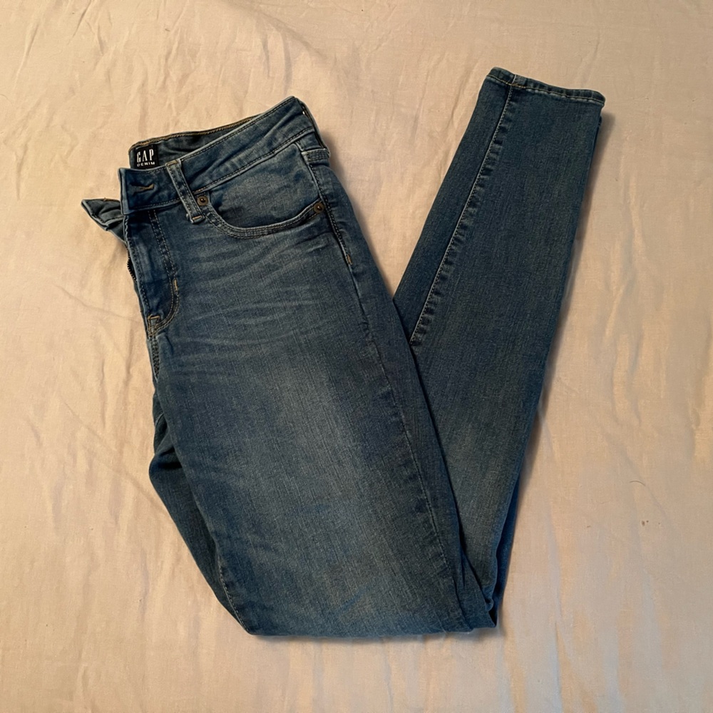 GAP Skinny Jeans - Medium Wash